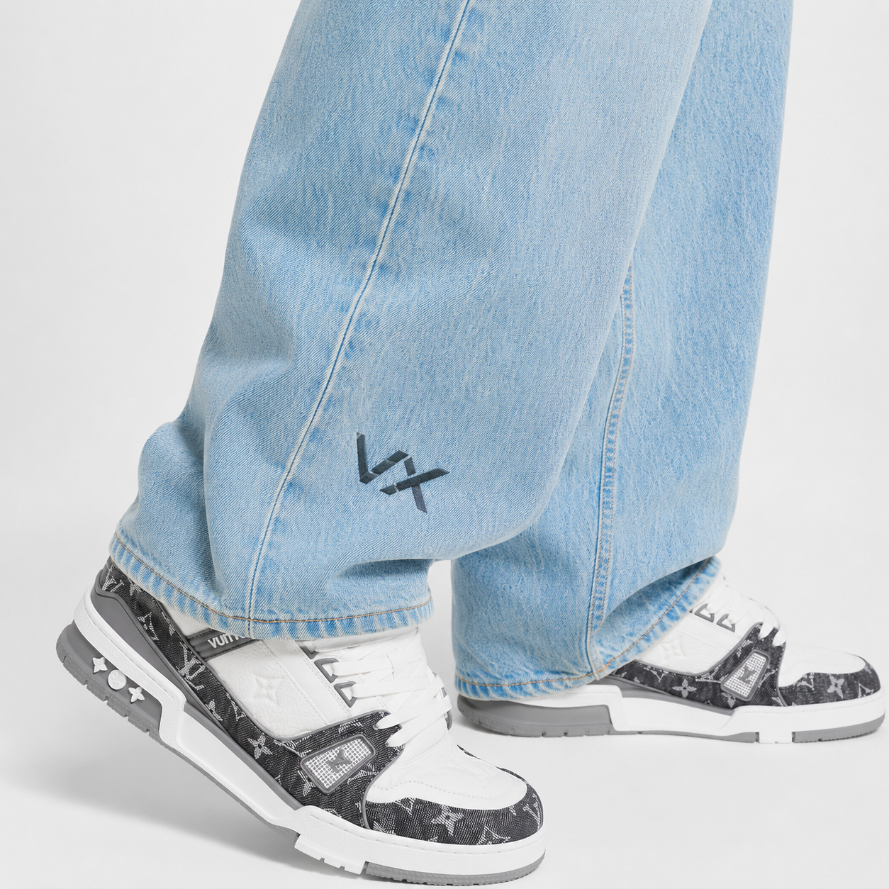 LV Trainer White Grey