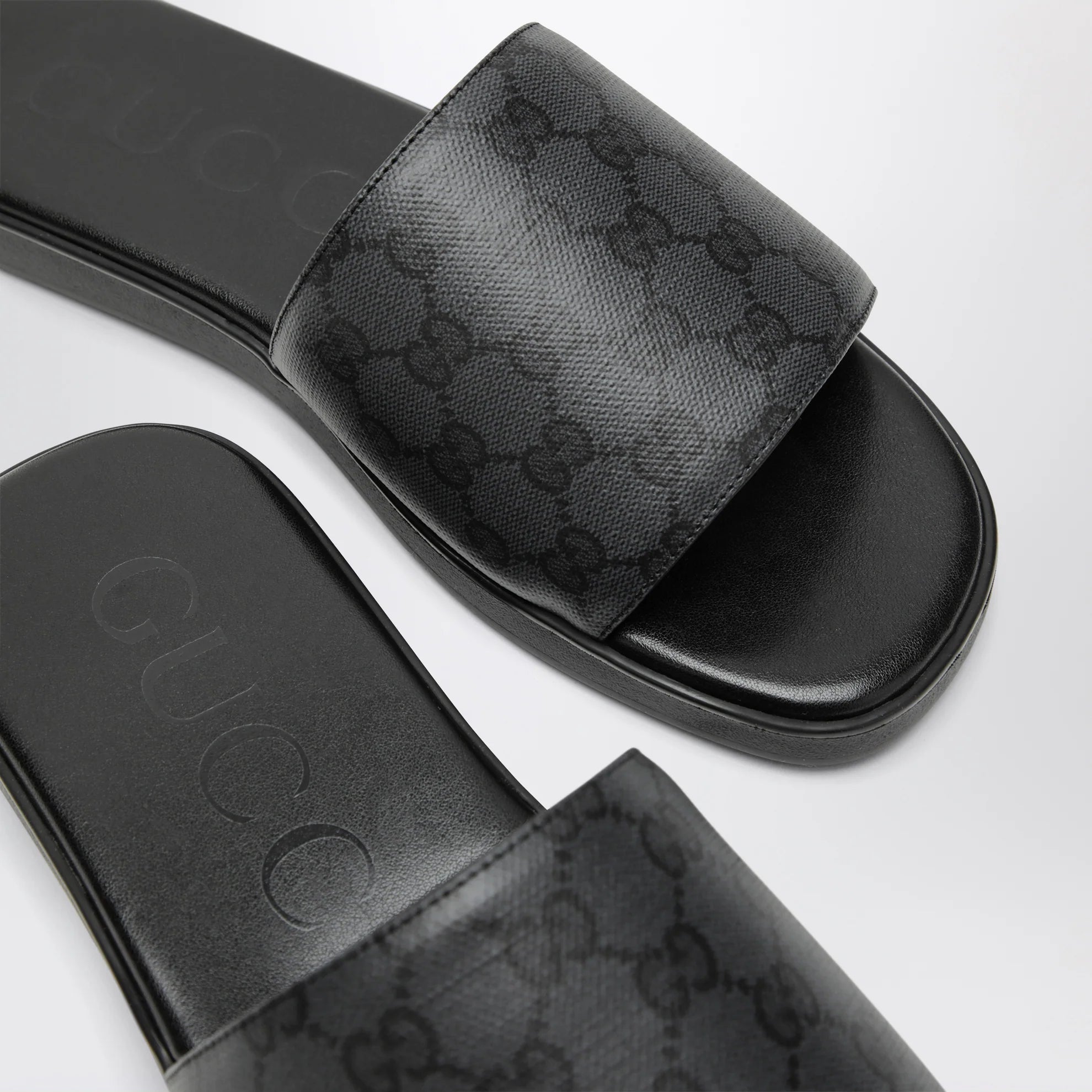 Gucci Sandalias planas para hombre